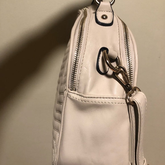💜Crossbody Cream Purse - Picture 2 of 10